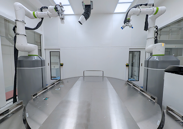 テクニカルセンター座間に設置したドライ加飾装置の端材回収工程の写真