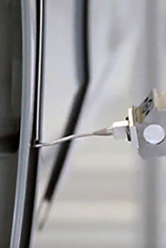 The nozzle can even fit through tiny cracks to apply paint even with the doors closed